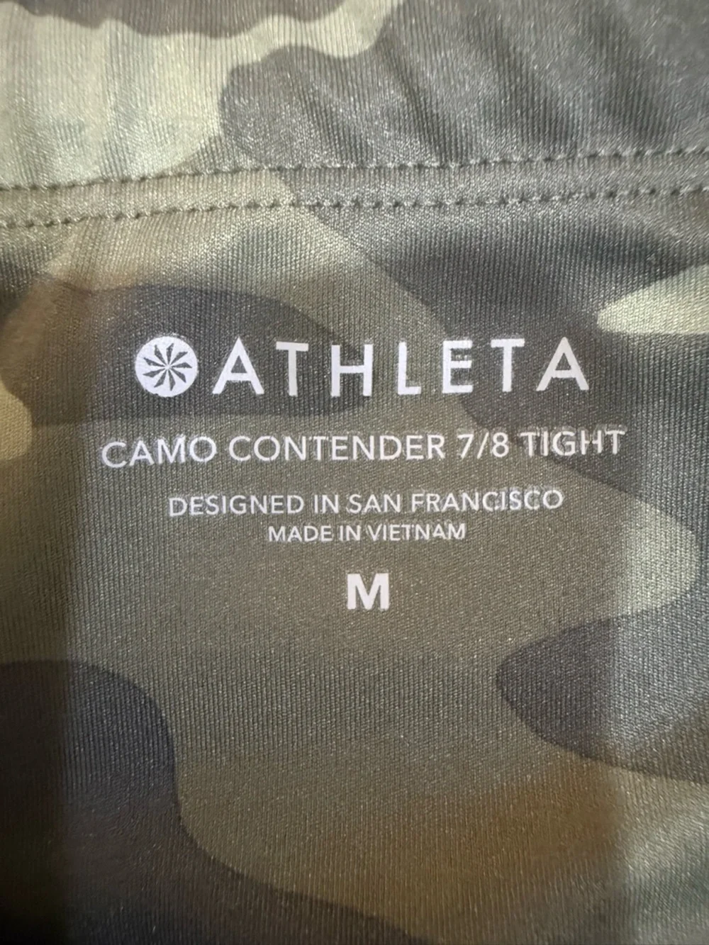 Athleta Camo Contender 7/8 Tight Leggings  in Olive and Black Size Medium